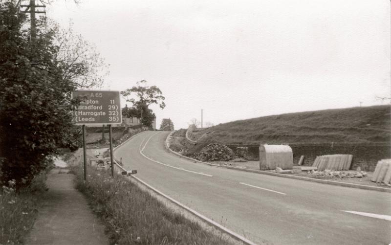 Bridge End June 1976.JPG - Looking along the road to Gargrave from Bridge End June 1976